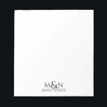 Bloc De Notas Pareja de Ampersand Monograma<br><div class="desc">Estas simples y elegantes tarjetas monográficas de pareja recién casada o de larga duración,  incluyen las iniciales junto con un marcador de bonito y sus nombres a continuación. Simple y minimalista elegancia. Elija entre 2 tamaños diferentes.</div>