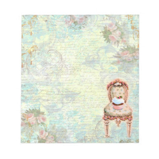 Bloc De Notas Pastel de pastel y silla rosa