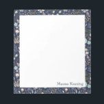 Bloc De Notas Patrón floral azul colorido moderno personalizado<br><div class="desc">Un patrón botánico moderno de bonito de una variedad de flores lindas en agradables tonos de marina y coral,  personalizado con tu nombre.</div>