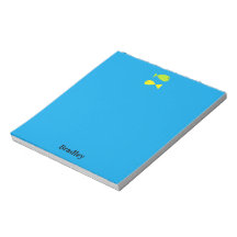 Peces verdes y amarillos lisos en azul