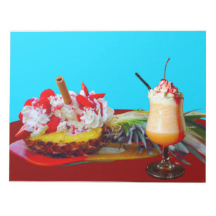 Bloc De Notas Piña y helado con un batido de fruta