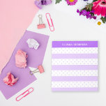 Bloc De Notas Pink Polka Dots & Stripes Añadir tu nombre<br><div class="desc">Papel morado giratorio personalizado con punto de polka y rayas en un suave tono de lila y tu nombre en blanco contra violeta. Papel con rayas moradas y puntos de polka personalizado con tu nombre en letras blancas. Agarra tus notas en este bonito polka dot y stripes notepad con tu...</div>