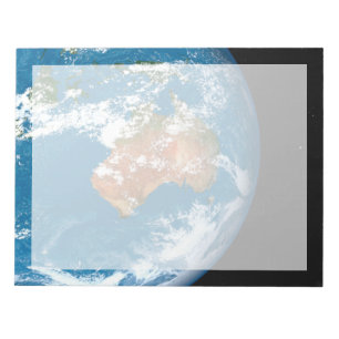 Bloc De Notas Planeta Tierra Mostrando Nubes Sobre Australia.