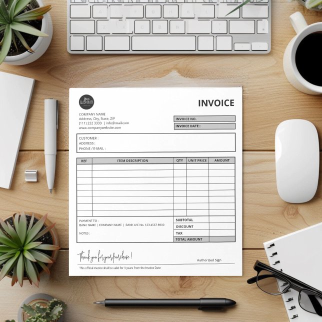 Bloc De Notas Plantilla de facturas de pequeñas empresas Minimal (Grey Minimalist Small Business Invoice Template Notepad desk top mock up)