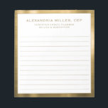 Bloc de notas profesional de blanco y oro personal<br><div class="desc">Eleva tu imagen profesional con este Bloc de notas profesional de blanco y oro personalizado. Este diseño elegante presenta una tipografía clásica de bloques con su nombre, título y nombre de la empresa sobre un fondo blanco recortado en oro elegante. Es perfecto para anotar durante reuniones, sesiones de lluvia de...</div>