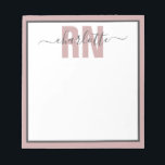 Bloc De Notas Regalos de graduación de enfermeras de RN registra<br><div class="desc">Sudadera de regalo de graduación de enfermeras de RN. Este diseño personalizado de enfermería es un gran regalo para cada enfermera registrada de RN.</div>