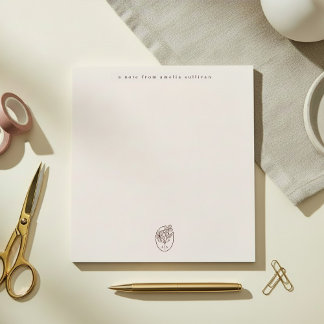 Bloc de notas rosa con bloc de escritorio monogram