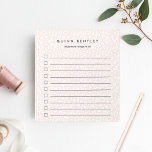 Bloc De Notas Rosa | Impresión de leopardo pastel personalizada<br><div class="desc">Moda personalizada to-do notepad presenta un fondo de impresión leopardo en blanco y rosa pastel mullido. Personalice con un nombre y una línea adicional de texto personalizado (mostrado con "cosas importantes que hacer") en letras negras modernas. Esta nota de lista de verificación alineada en un sutil patrón milenario de impresión...</div>