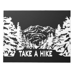 Bloc De Notas Toma una cita de Hike en el paisaje de montaña mon