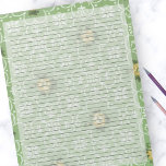 Bloc De Notas Vintage de mediados de siglo verde de los 60 de la<br><div class="desc">Bloc de notas gobernado por la universidad - Páginas de tamaño de carta estándar - 8.5" X 11" con líneas de regla de la Escuela Negra en cada página para escritura sencilla - Papel portátil de un lado - Este diseño presenta un diseño de fondo de pared vintage de flores...</div>