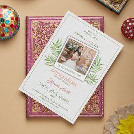 Bloom con elegancia: Invitación floral de la quinc