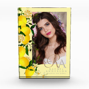 Bloque de fotos amarillas de monograma limón