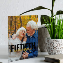 50.º Aniversario Sobreposición de tipografía sobre