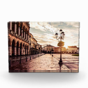 Bloque Para Fotos Atardecer en la plaza de Padova en Italia