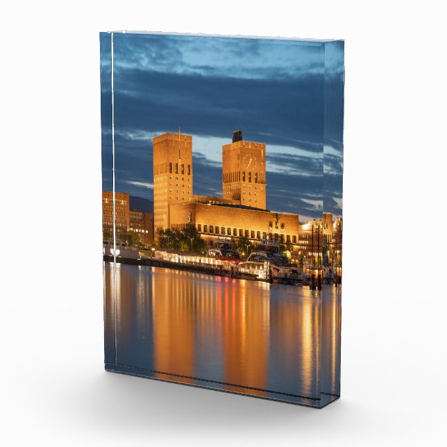 Bloque Para Fotos Ayuntamiento de Oslo Noruega (Derecha)