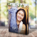 Bloque Para Fotos Bat Mitzvah Script Gold Floral acuarela Keepsake<br><div class="desc">¡Estén orgullosos, regocijaos y exhiban este hito de su Bat Mitzvah favorito con este sofisticado y personalizado bloque de fotos personalizado de keepsake! Una acuarela floral moda, impresionante, blanca y dorada purpurina con tipografía de escritura blanca y tipo san serif superponen la foto de su elección. Personalice el texto del...</div>