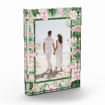 Bloque Para Fotos Borde floral tropical<br><div class="desc">Este encantador bloque fotográfico muestra su foto favorita acentuada con flores de acuarela tropical y vegetación en CUALQUIER FONDO COLOR y CUALQUIER marco de COLOR alrededor de su foto coincide con su imagen. CAMBIAR la fecha al año actual o puede eliminarla o agregar más información. Ideal como regalo o para...</div>