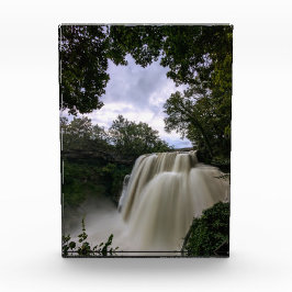 Bloque Para Fotos Brandywine Falls ruge en una mañana de primavera