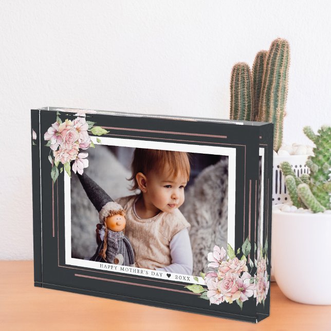 Bloque Para Fotos Floral oscura sobre negro | Bloqueo fotográfico de (Subido por el creador)