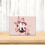 Bloque Para Fotos Floral rosa y roja pastel moderno con inicio<br><div class="desc">El moderno Pastel Rosa y Floral Roja con diseño inicial es una combinación de suaves tonos rosa pastel y vivos tonos rojos. En el centro del diseño se encuentra un personalizable inicial que aporta un toque personal a la estética general. La primera es audaz y destacada, destacando en el fondo...</div>