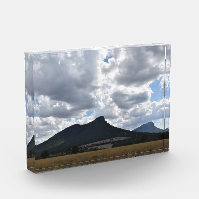 Bloque Para Fotos Montes de esturión y abrupto bajo nubes dramáticas (Izquierda)