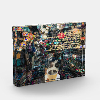 Bloque Para Fotos Poema Infinito de joyas colgando linternas y café