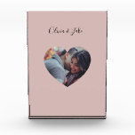 Bloque Para Fotos Regalo de Boda personalizado Heart Photo Newlyweds<br><div class="desc">Amable color de menta de menta de la menta del muelle de la luz. Minimalista,  sencillo y moderno estilo moda de moda,  con una estética pastel en un color sólido de menta. Decoración de una casa de piedra,  decoración estética boda de menta,  cocina a la menta,  color menta.</div>
