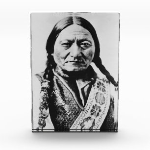 Bloque Para Fotos Renuncia el Jefe de Lakota: Sentando el Fuerte Bul