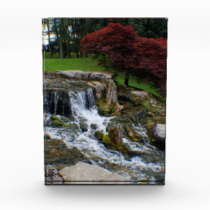 Bloque Para Fotos Una pequeña cascada