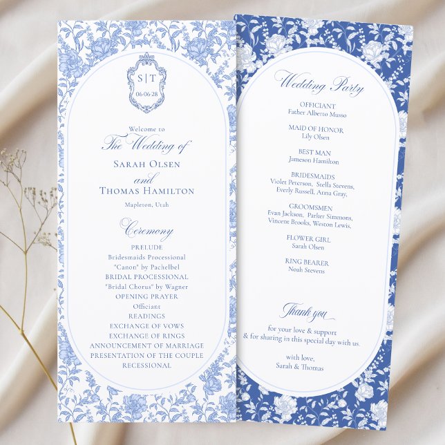 Blue and White Floral Chinoiserie Wedding Program (Subido por el creador)