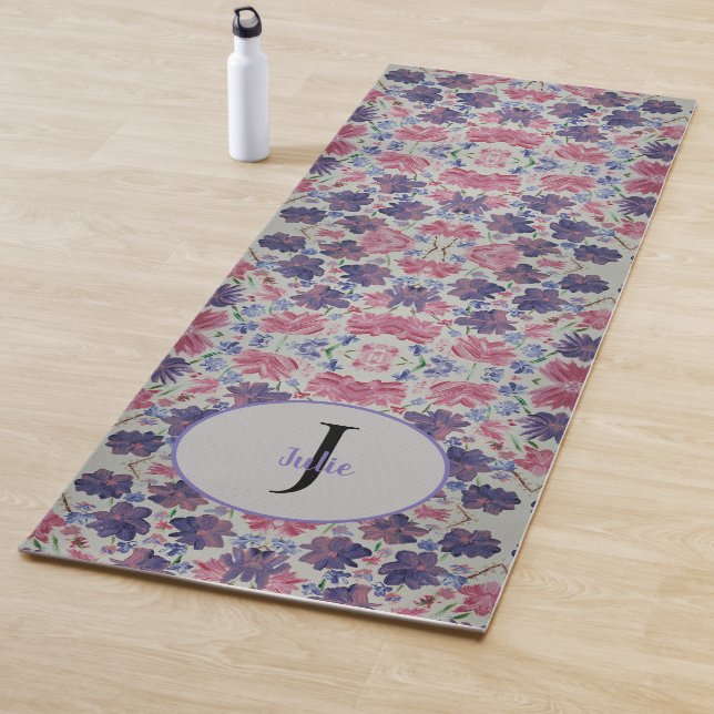 Blue Moon Rosa Monograma Floral Yoga Mat (In situ)