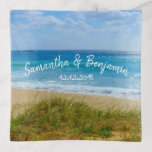 Boda Beach Personalized Names y Save the Date<br><div class="desc">Fotografía de una hermosa playa con dunas y el maravilloso mar azul turquesa,  que puedes personalizar con tus propios nombres y tu propia cita.</div>