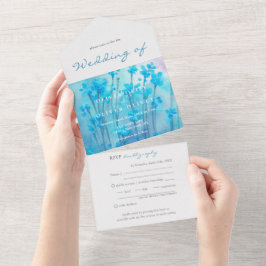Boda De Flores Silvestres Azules En Una Invitación