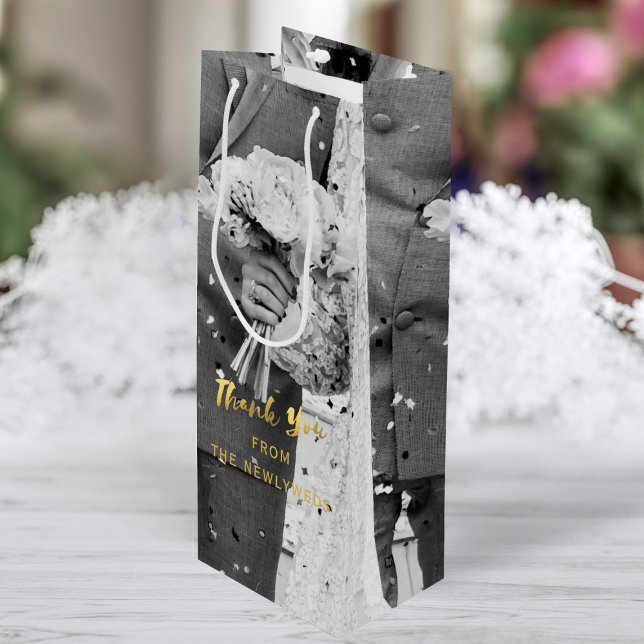 Boda de fotografía personalizado Gracias Bolsa de  (Add your photo and name and fill with wine (the best gift of all))