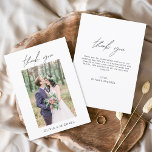 Boda de presupuesto Gracias Volante Minimalista Fo<br><div class="desc">Boda de presupuesto Gracias Tarjetas que tienen una foto en el frente y en la parte de atrás. Las tarjetas de agradecimiento contienen una moderna tipografía de escritura cursiva con letras a mano que son elegantes, simples y modernas para usar después de la minimalista celebración del día de la boda....</div>