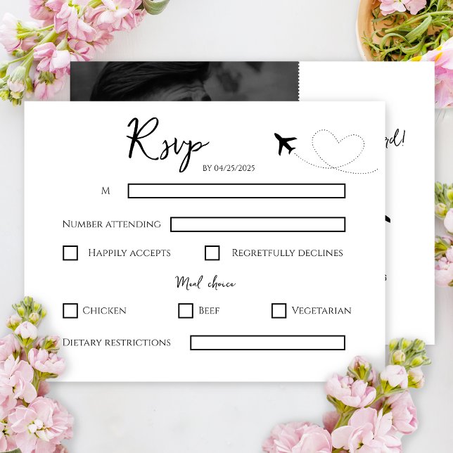 Boda de tarjetas de embarque de destino fotográfic (Boarding Pass Black and White Wedding Response Card)