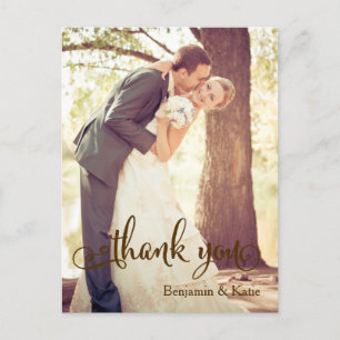 Boda de tipografía marrón gracias postal