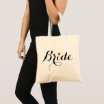 Boda del corazón de la novia ducha elegante bolsa<br><div class="desc">Hermoso y elegante guión de tipografía en blanco sobre negro,  corazón rojo,  elegante,  delgado,  bolsa de algodón para la novia para ducha de novia,  despedida de soltera,  boda.</div>