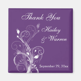 Boda floral morada y blanca favorece al imán