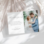 boda foto delicada carta de agradecimiento tarjeta<br><div class="desc">Una tarjeta de agradecimiento boda simple y moderna con una maravillosa inscripción en negro y una foto personalizada de la novia y el novio. Añade un mensaje personal de agradecimiento a tus invitados.</div>
