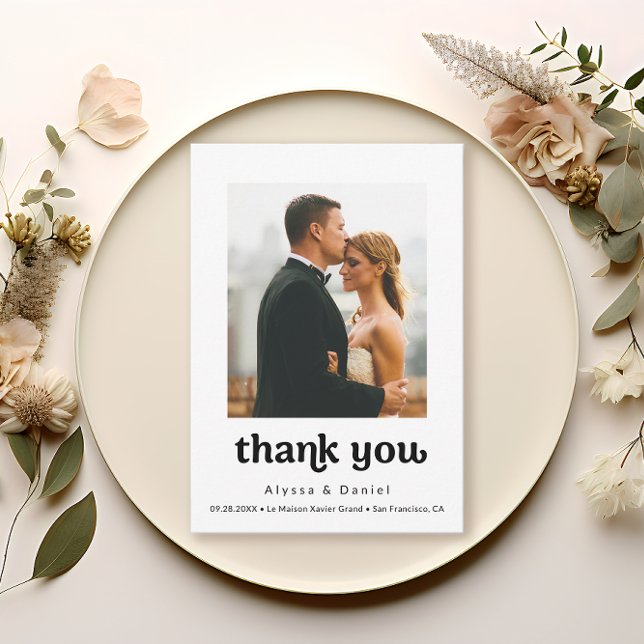 Boda fotográfico moderno simple Gracias Nota (Memorable, simple, chic 
wedding photo thank you cards.)