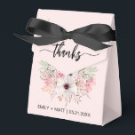 Boda Gracias Cajas Rústicas De Favor De La Flora R<br><div class="desc">Boda Gracias Cajas Rústicas De Favor De La Flora Rosa. Personalice con estilo con sus nombres y fecha personalizados.</div>