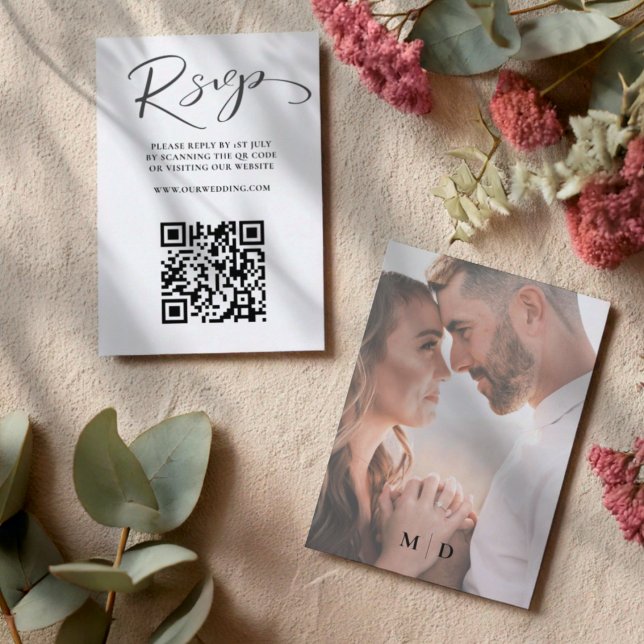 Boda moderna con código QR RSVP en blanco y negro (Subido por el creador)