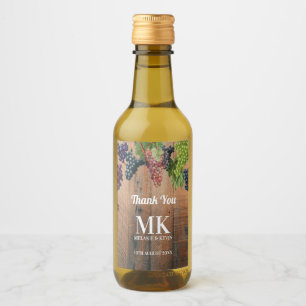 Boda Monograma Rústico de Madera y Uvas