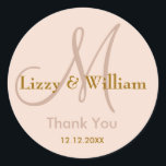 Boda Pegatina Monograma<br><div class="desc">Pegatinas iniciales con nombre de novia y novio, fecha de boda y un mensaje de agradecimiento para expresar su gratitud en su día de boda o en cualquier ocasión especial. .Hay más colores disponibles para su elección . También puede personalizar el color y el tipo de letra utilizando el botón...</div>