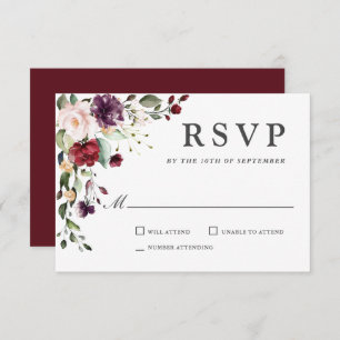 Boda romántica borgoñona y floral de ciruelas RSVP