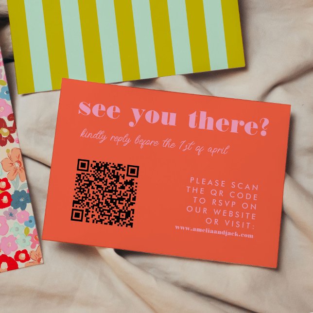 Boda RSVP de código QR rojo brillante y rosa negri (Bold Bright Red and Pink QR Code RSVP Wedding, green and mint blue stripes on backside)