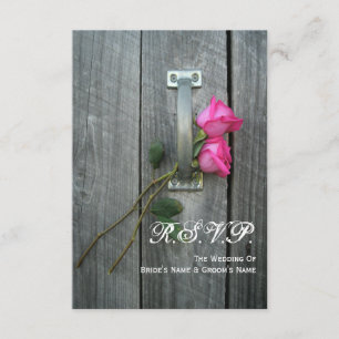 Boda RSVP pequeña de puertas de granero y rosas ro
