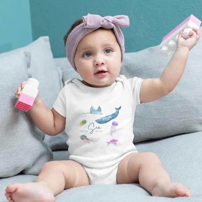 Body Para Bebé Al mar, nos vamos, Baby Bodysuit (This cute sea creature, "To the sea we go" bodysuit would make a great gift for any child! )