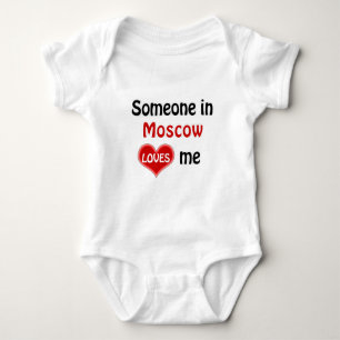 Body Para Bebé Alguien en Moscú me quiere con la camiseta